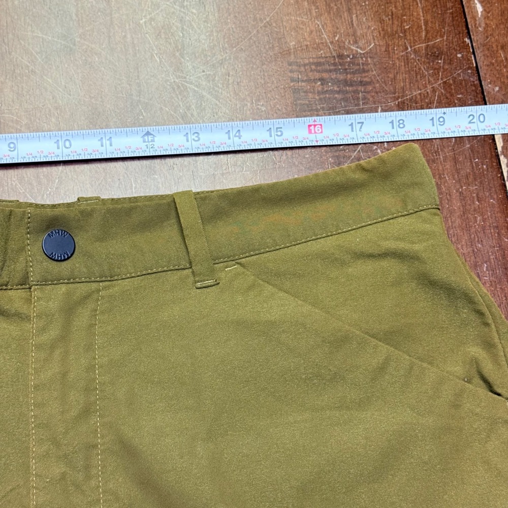 Mountain Hardwear Tech AP Cargo Shorts Men's 36 Brown Hiking Outdoor Lightweight - Picture 8 of 9